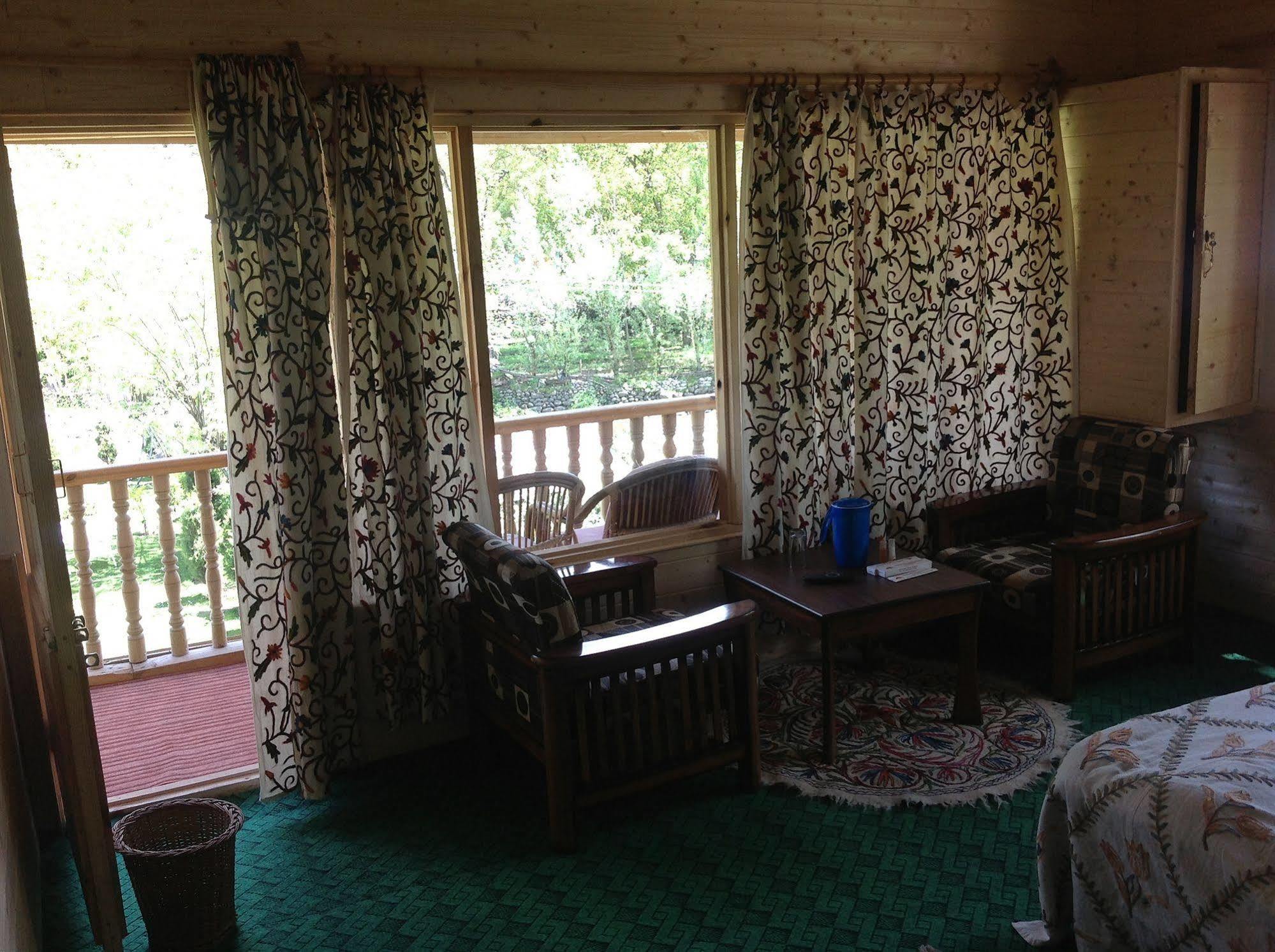 Himalaya House Hotel Pahalgam Bagian luar foto