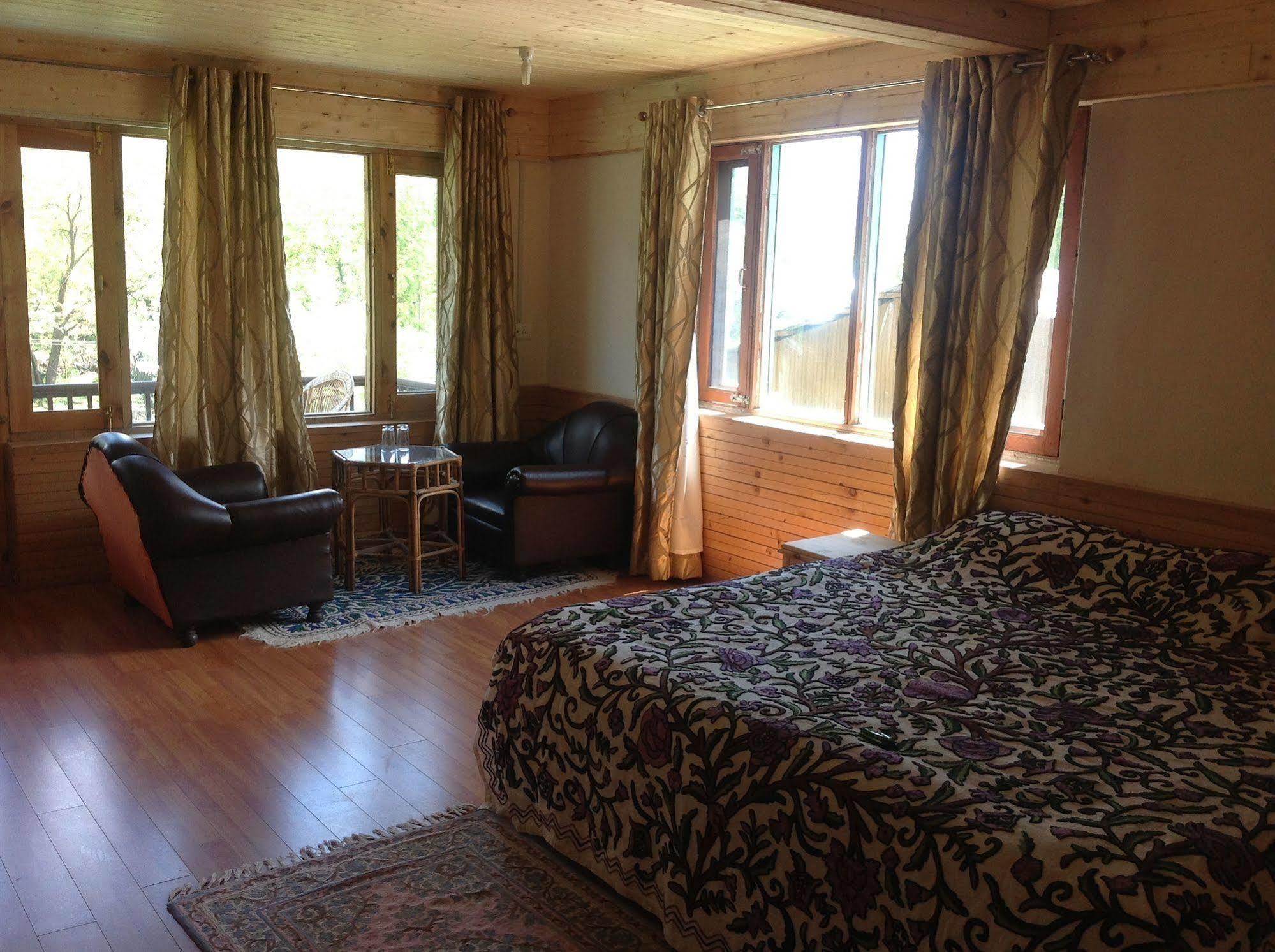 Himalaya House Hotel Pahalgam Bagian luar foto