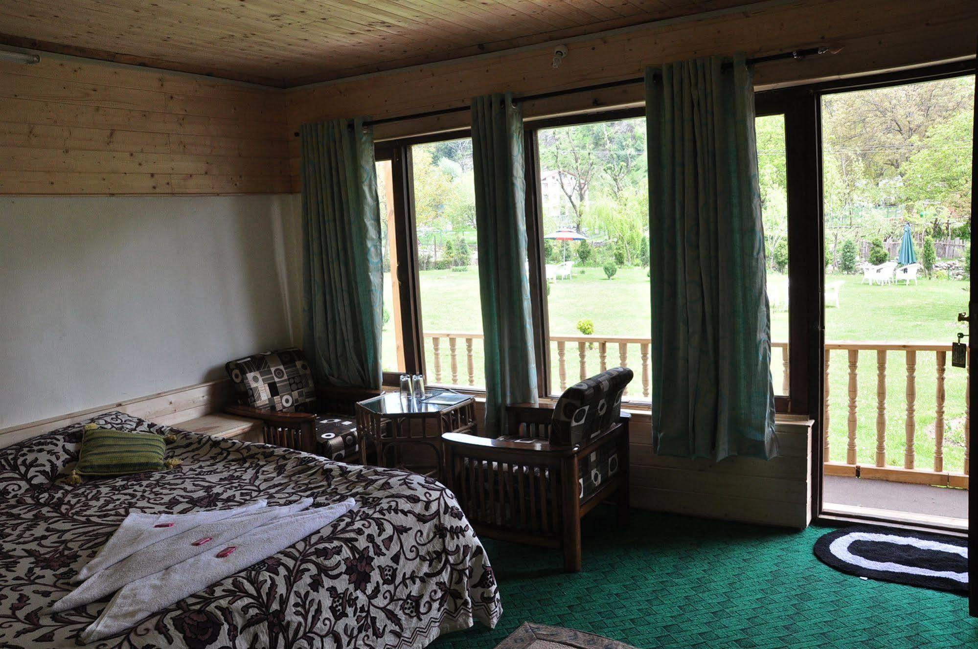 Himalaya House Hotel Pahalgam Bagian luar foto