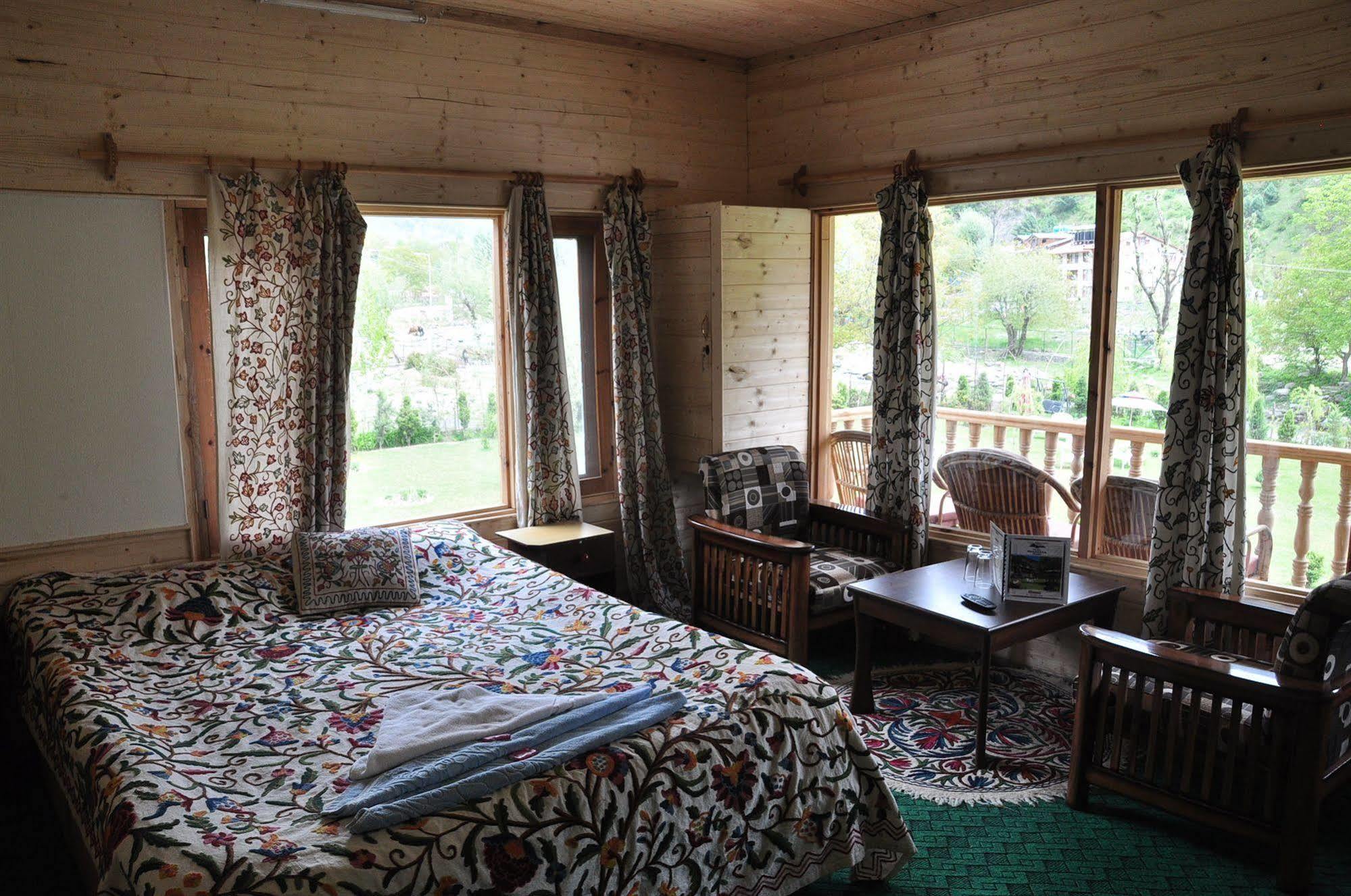 Himalaya House Hotel Pahalgam Bagian luar foto