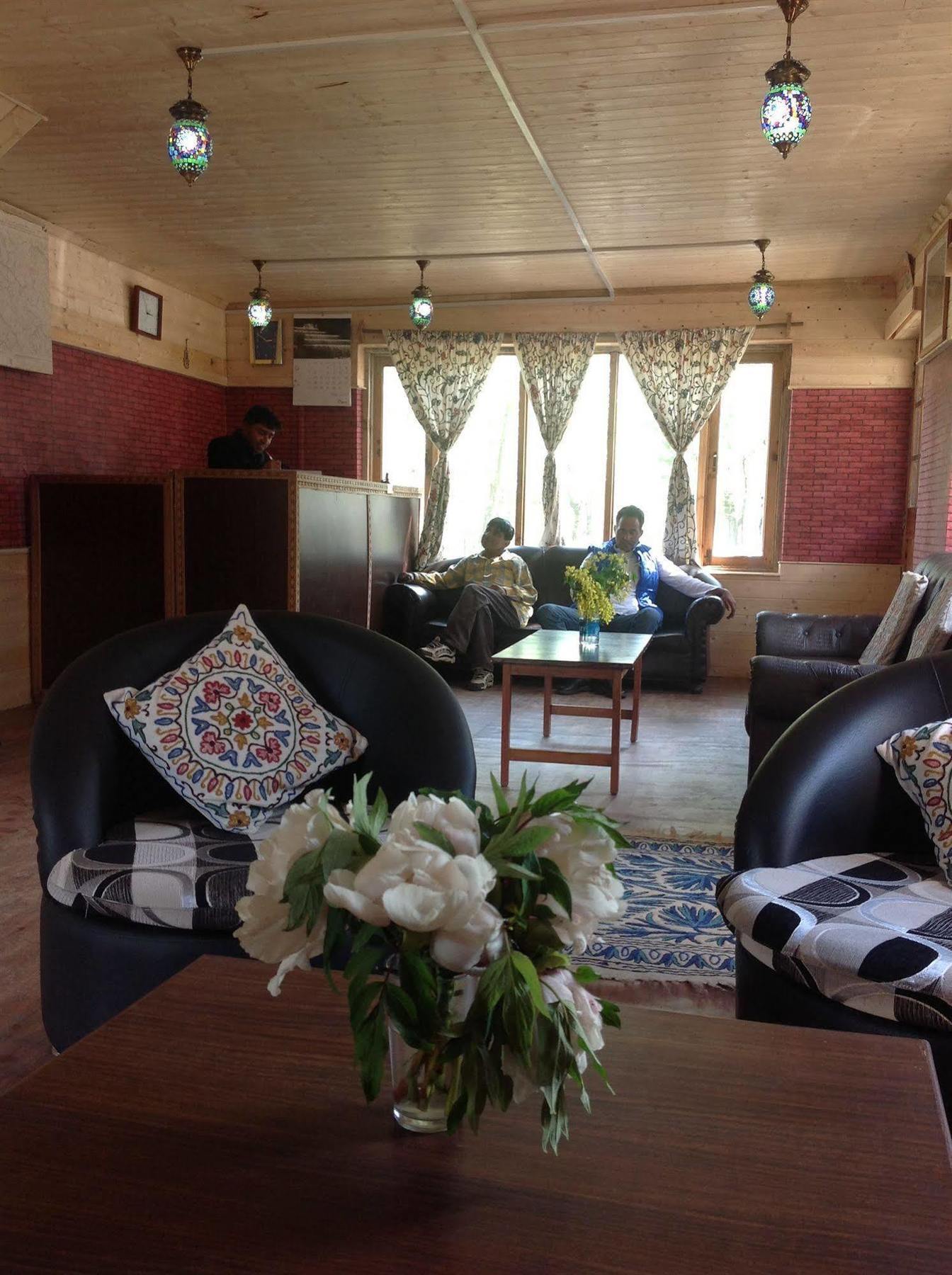 Himalaya House Hotel Pahalgam Bagian luar foto